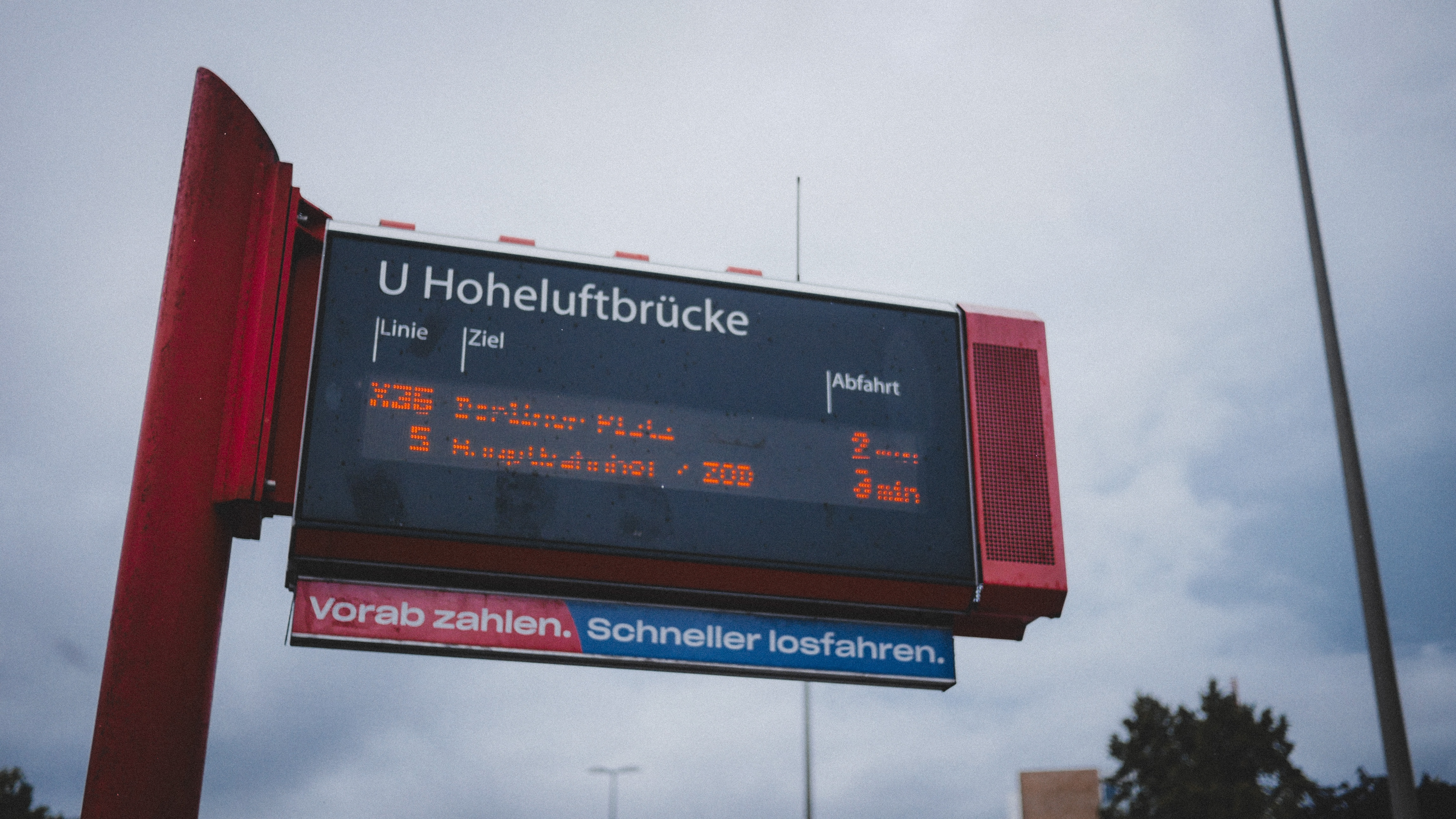 Anzeigetafel Busverkehr